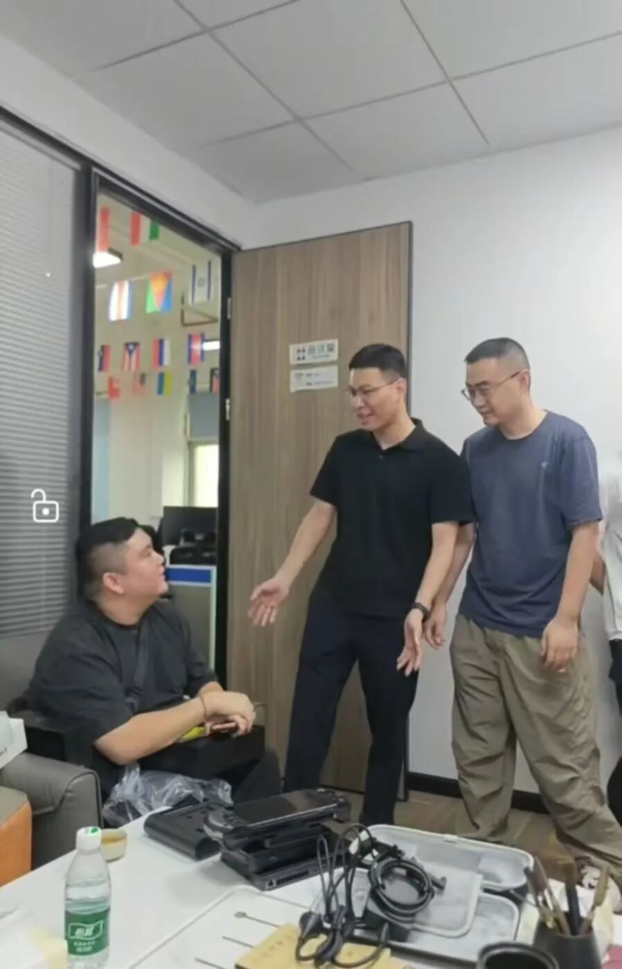 93 年，33 岁，30 万粉的联盟博主，来深圳2 小时，一直在喊我们去 CES 配图 7
