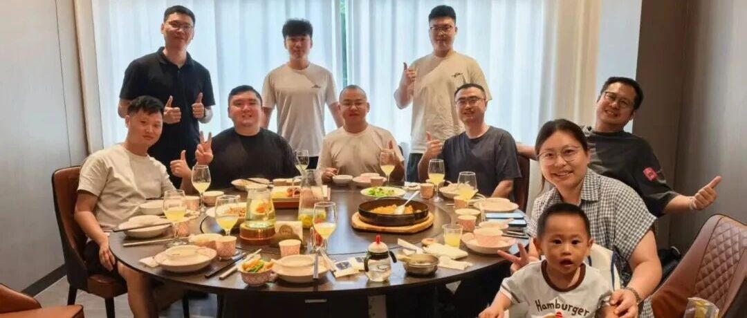93 年，33 岁，30 万粉的联盟博主，来深圳2 小时，一直在喊我们去 CES 配图