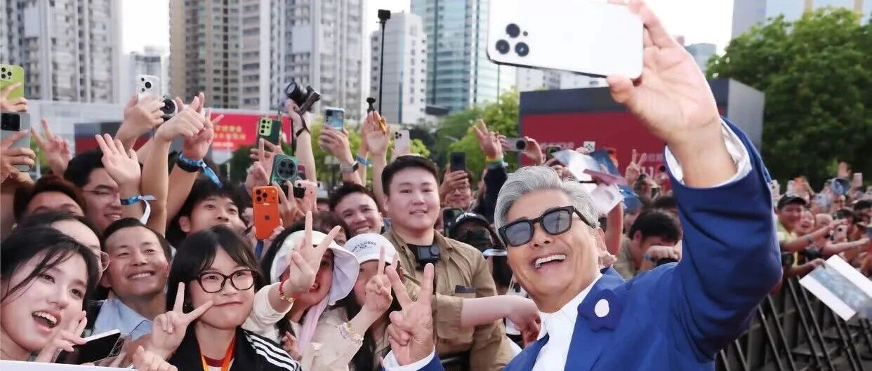 《寒战1994》到底好不好看？世界就是一道精致的灰 配图