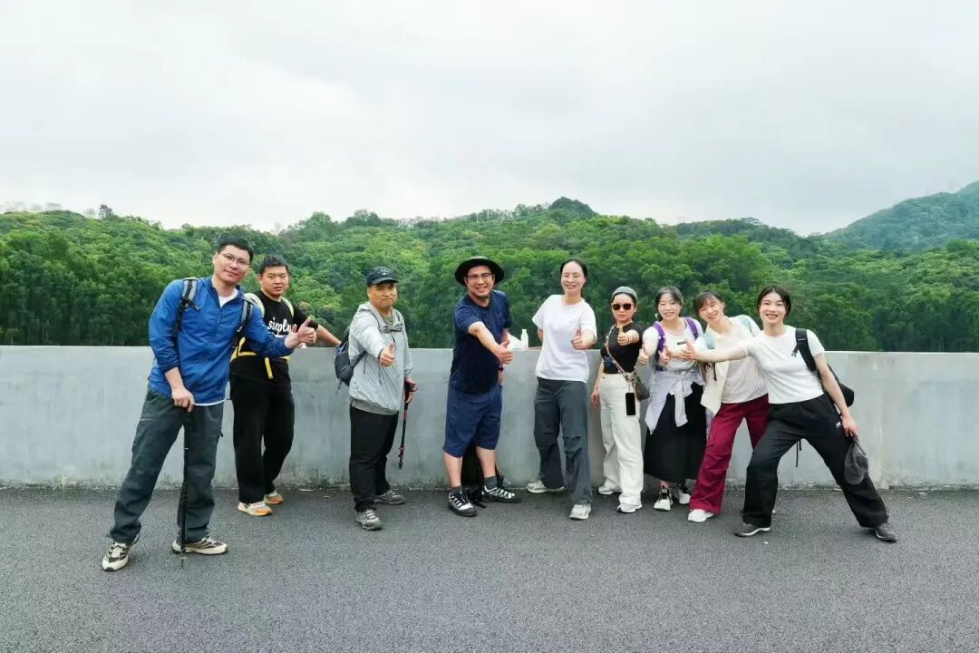 嘿嘿，今天我也是用上Claude Code啦！ 配图 1